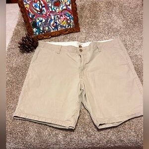 Men’s preowned Dockers Khaki Shorts W36, inseam 8”, length 19” Great condition
